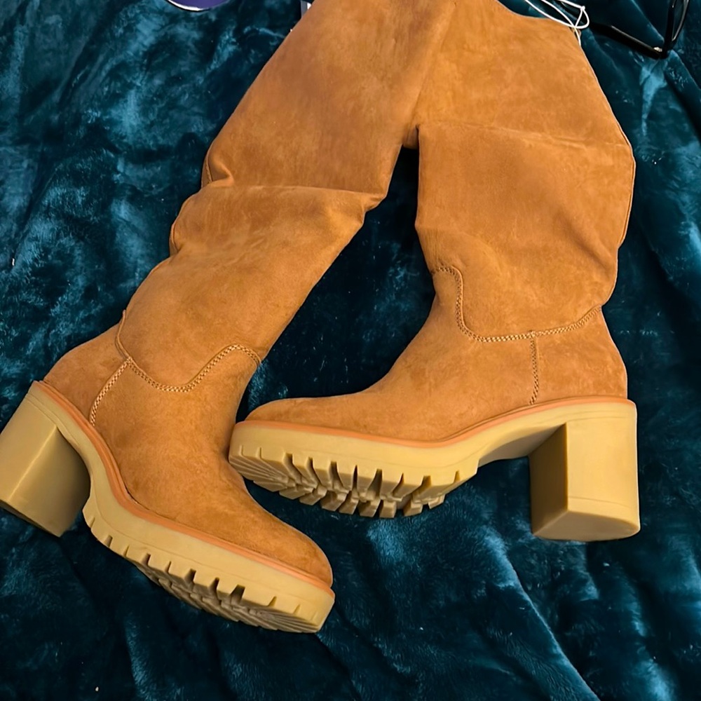 Tan chunky heel boot with memory foam insoles